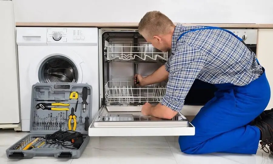 Sincan Gorenje servisi teknisyen ekibi beyaz eşya tamiri yaparken